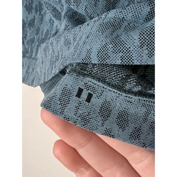 Athleta Momentum Allure Animal Print Teal T-Shirt/ Size S - Picture 6 of 9